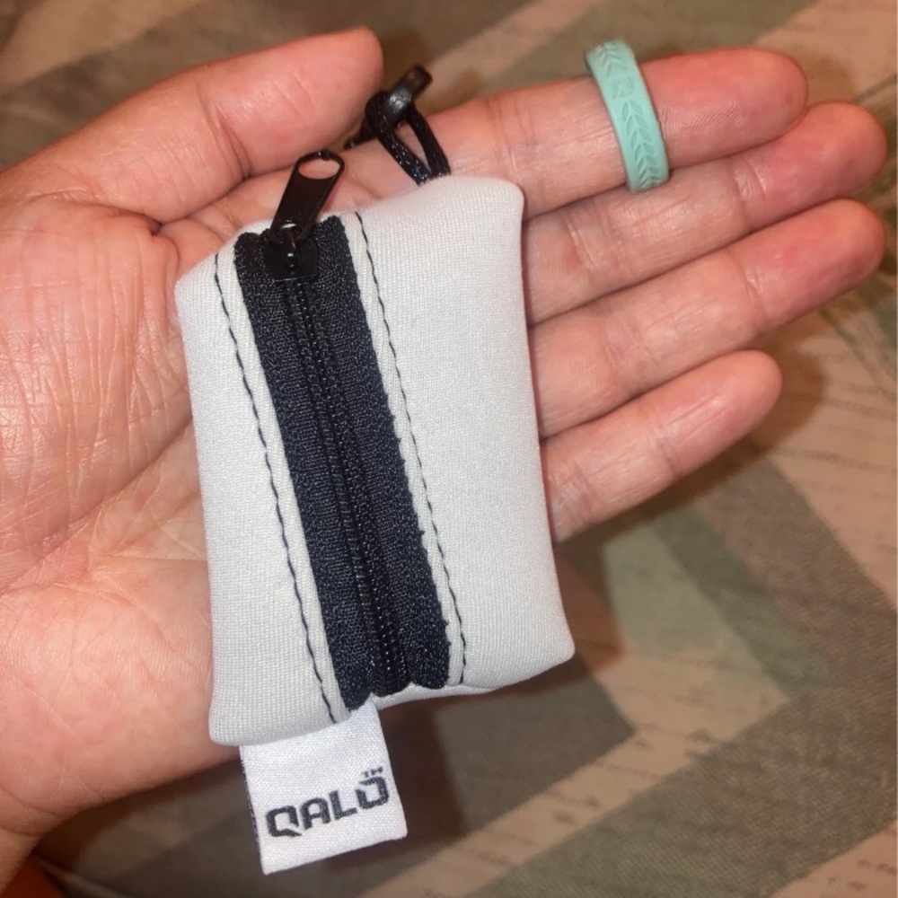 qalo silicone ring